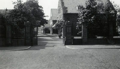 26256 Gezicht op het Instituut voor Hoefkunde van de Faculteit der Diergeneeskunde van de Rijksuniversiteit te Utrecht ...